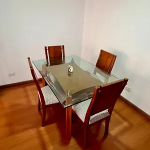 https://apto-amplio-en-chico-calle-100.hotels-bogota.net